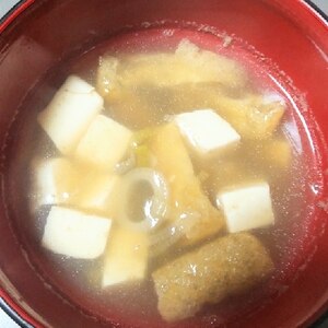 豆腐と油揚げ長ネギの味噌汁